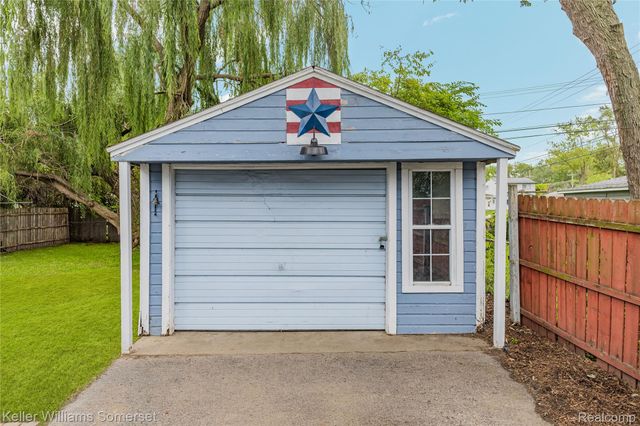 26322 Delton Street, Madison Heights, MI 48071