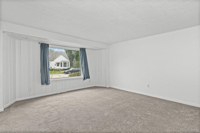 26322 Delton Street, Madison Heights, MI 48071