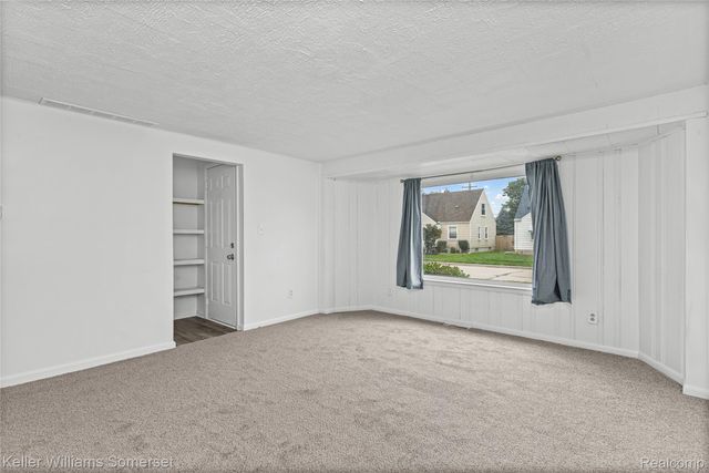 26322 Delton Street, Madison Heights, MI 48071