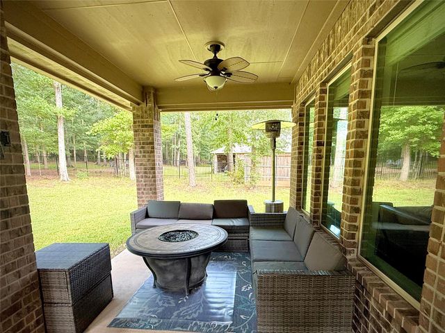 11222 Quiet Lake Drive Drive, Conroe, TX 77304