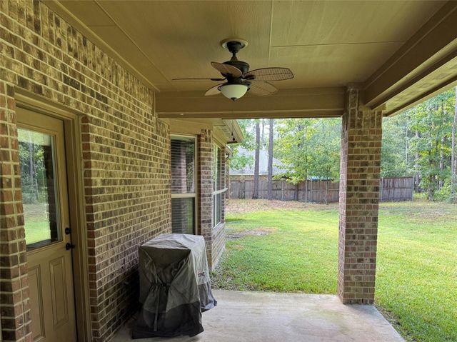 11222 Quiet Lake Drive Drive, Conroe, TX 77304