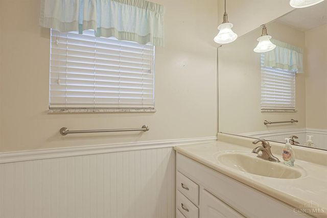 5665 River Road, Fairfield, OH 45014