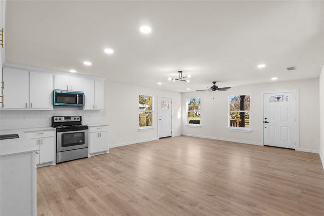 3921 Sheraton Drive, Dallas, TX 75227