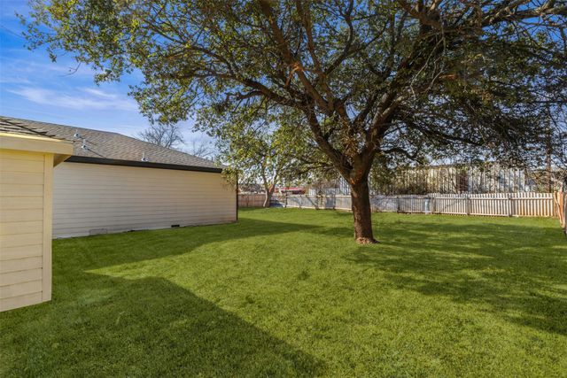 3921 Sheraton Drive, Dallas, TX 75227