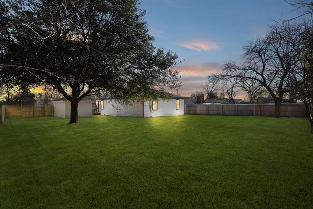 3921 Sheraton Drive, Dallas, TX 75227