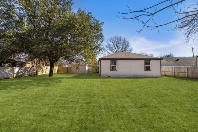 3921 Sheraton Drive, Dallas, TX 75227