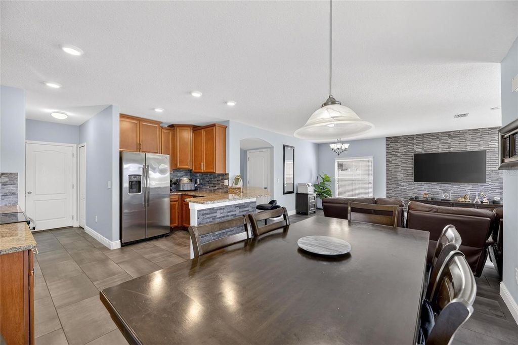 Image 12 of property listing at 1504 TRAILWATER STREET, Ruskin, FL 33570