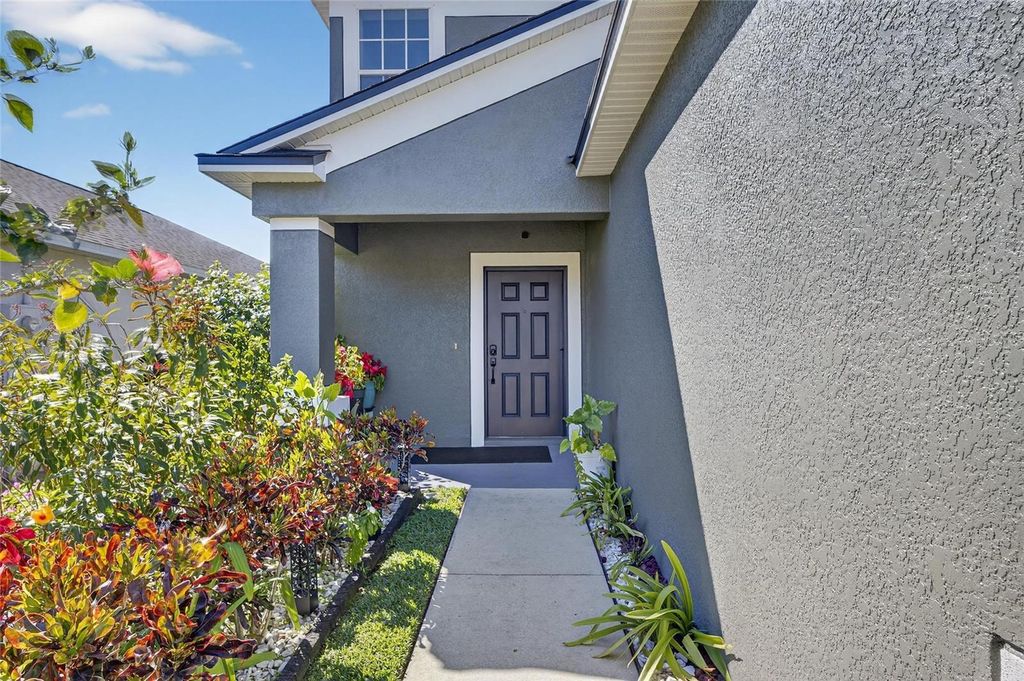 Image 3 of property listing at 1504 TRAILWATER STREET, Ruskin, FL 33570