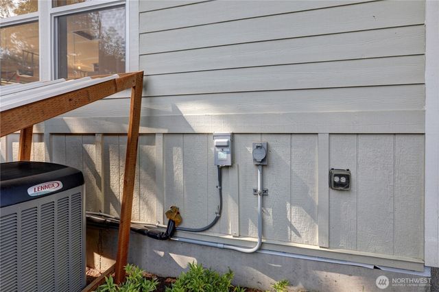 71 E Madrona Lane, Union, WA 98592