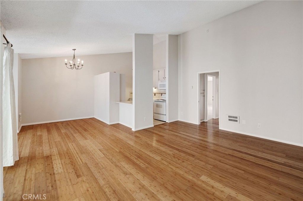 902 Camino Real 204, Redondo Beach, CA 90277 — photo 2