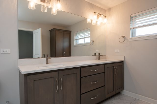 12420 Lacey Drive, Lemont, IL 60439