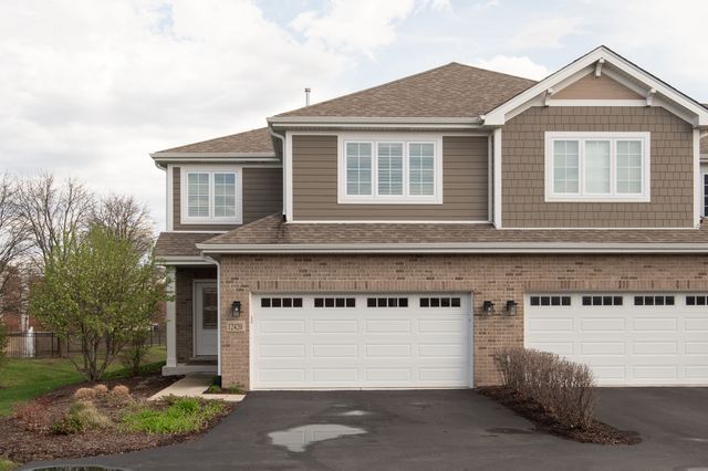 12420 Lacey Drive, Lemont, IL 60439