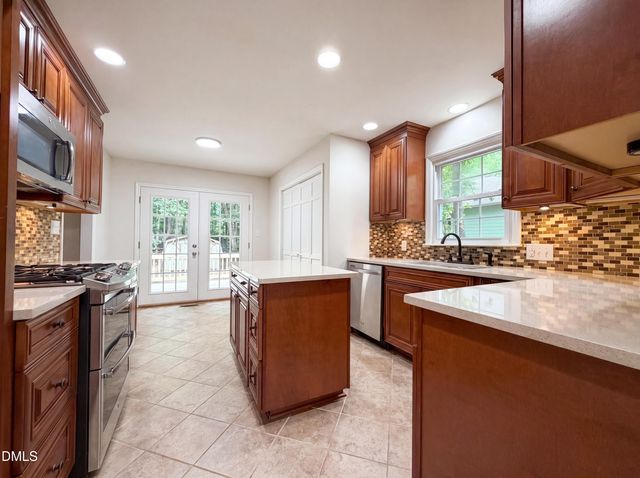 2408 White Oak Circle, Clayton, NC 27520