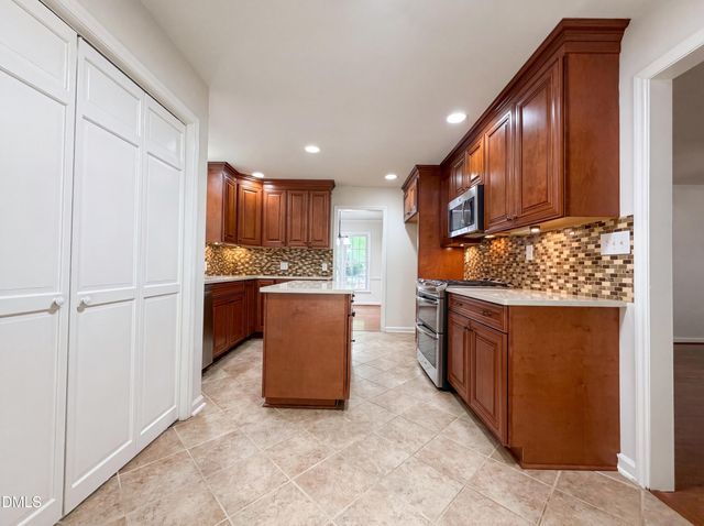 2408 White Oak Circle, Clayton, NC 27520