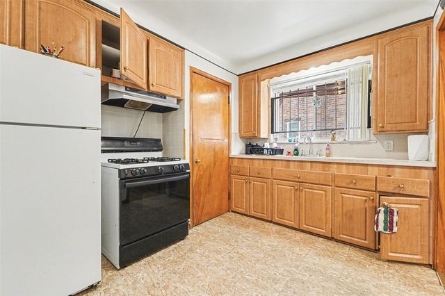 10827 Bonita Street, Detroit, MI 48224