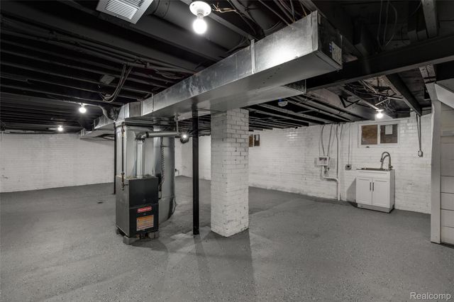 12519 Maiden Street, Detroit, MI 48213