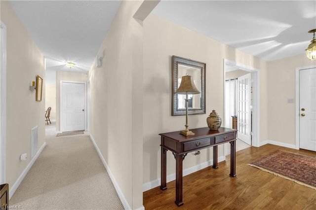 254 Peace Haven Road, Winston-salem, NC 27104