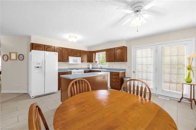 254 Peace Haven Road, Winston-salem, NC 27104