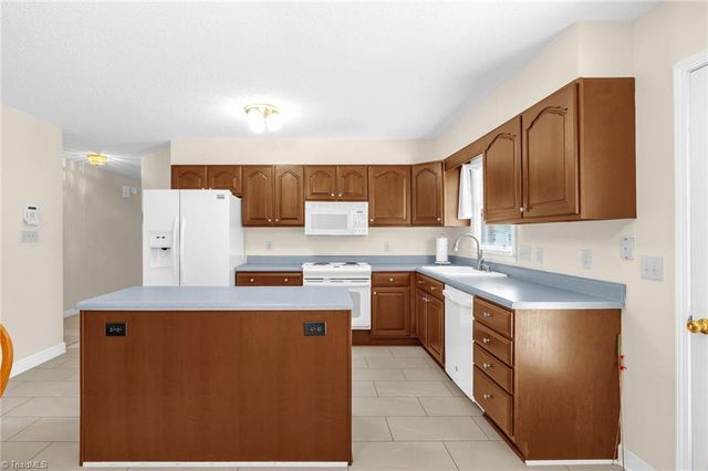 254 Peace Haven Road, Winston-salem, NC 27104