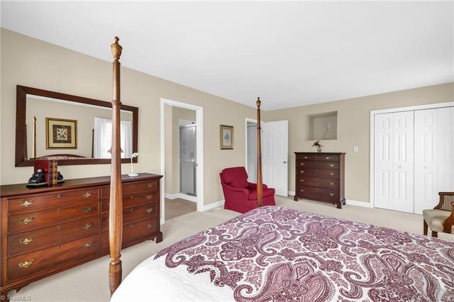 254 Peace Haven Road, Winston-salem, NC 27104