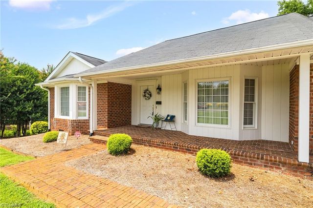 254 Peace Haven Road, Winston-salem, NC 27104