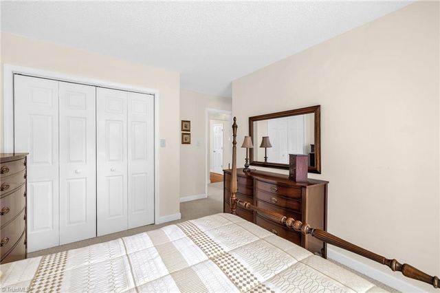254 Peace Haven Road, Winston-salem, NC 27104