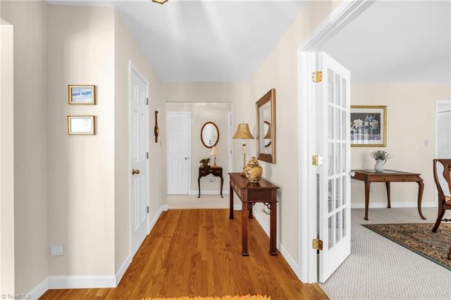254 Peace Haven Road, Winston-salem, NC 27104