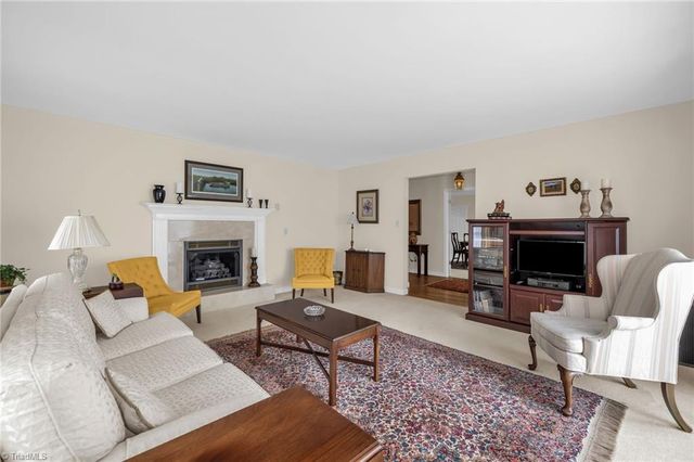 254 Peace Haven Road, Winston-salem, NC 27104