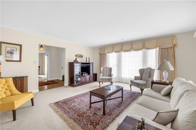 254 Peace Haven Road, Winston-salem, NC 27104