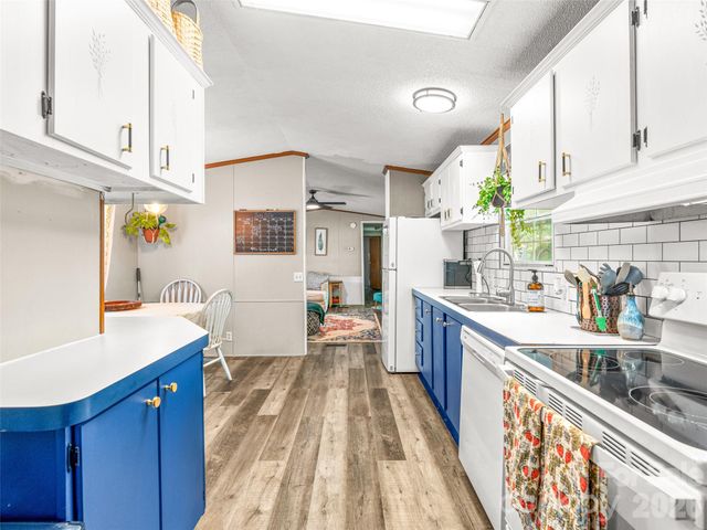 474 Rose Hill Road, Asheville, NC 28803