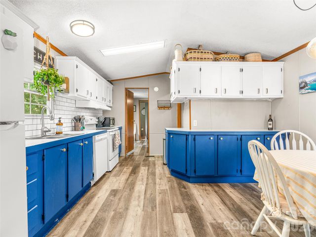 474 Rose Hill Road, Asheville, NC 28803