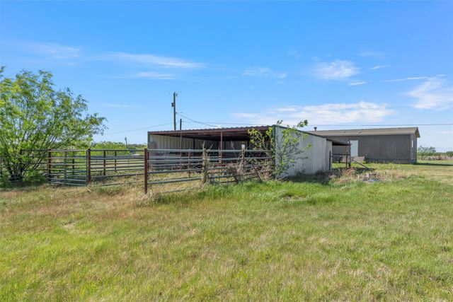 274 Sutherland Road, Axtell, TX 76624