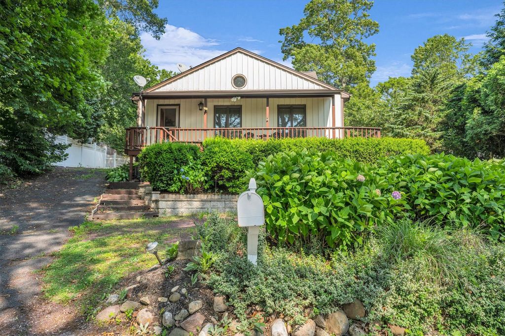 41 Tyler Avenue, Sound Beach, NY 11789