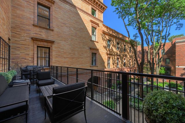 1500 N Astor Street 6, Chicago, IL 60610