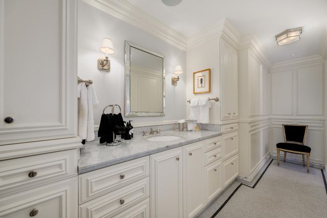 1500 N Astor Street 6, Chicago, IL 60610