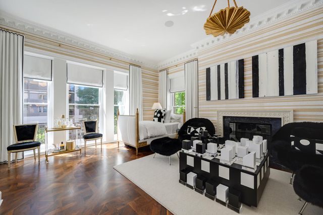 1500 N Astor Street 6, Chicago, IL 60610