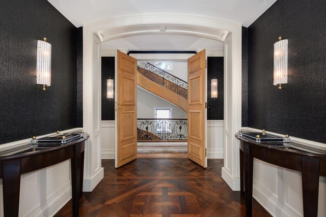 1500 N Astor Street 6, Chicago, IL 60610