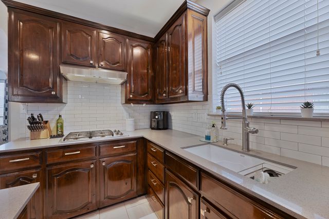 1114 Wynnewood Drive, Glenn Heights, TX 75154