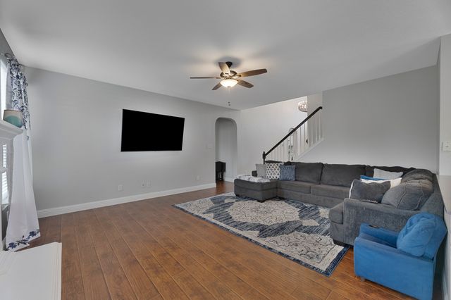 1114 Wynnewood Drive, Glenn Heights, TX 75154