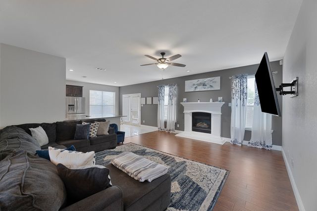 1114 Wynnewood Drive, Glenn Heights, TX 75154