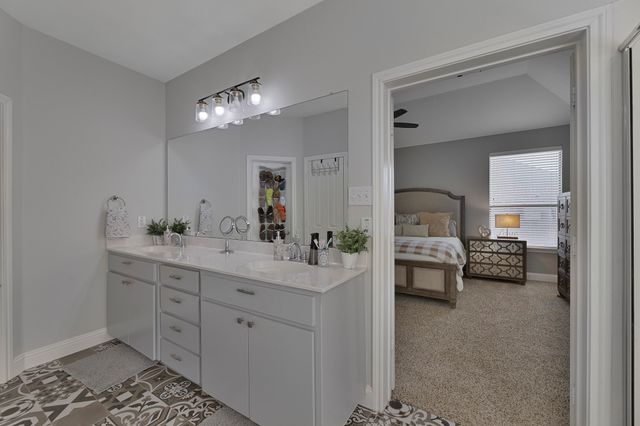 1114 Wynnewood Drive, Glenn Heights, TX 75154