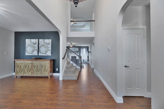 1114 Wynnewood Drive, Glenn Heights, TX 75154