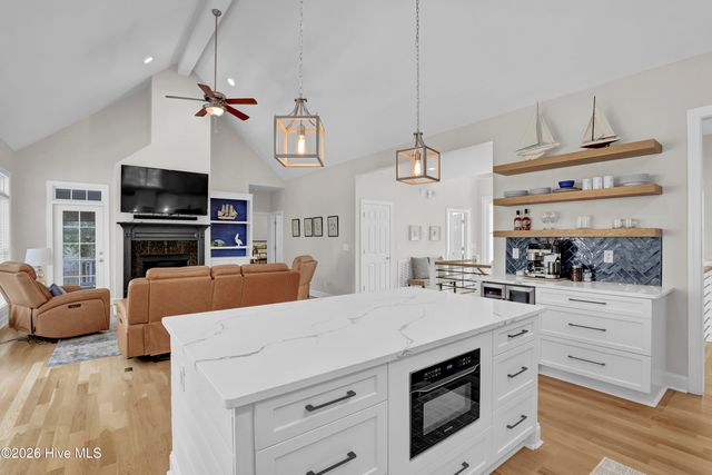 211 Bates Retreat, Hampstead, NC 28443