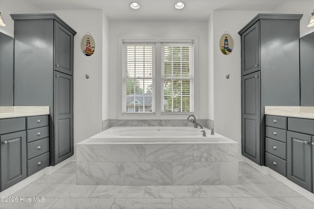 211 Bates Retreat, Hampstead, NC 28443