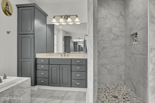 211 Bates Retreat, Hampstead, NC 28443