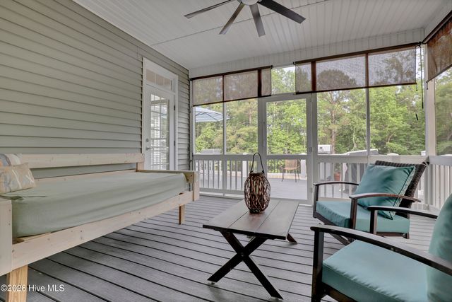 211 Bates Retreat, Hampstead, NC 28443