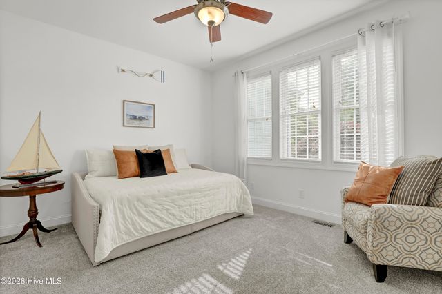 211 Bates Retreat, Hampstead, NC 28443