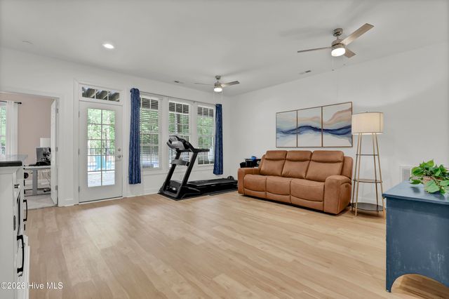 211 Bates Retreat, Hampstead, NC 28443