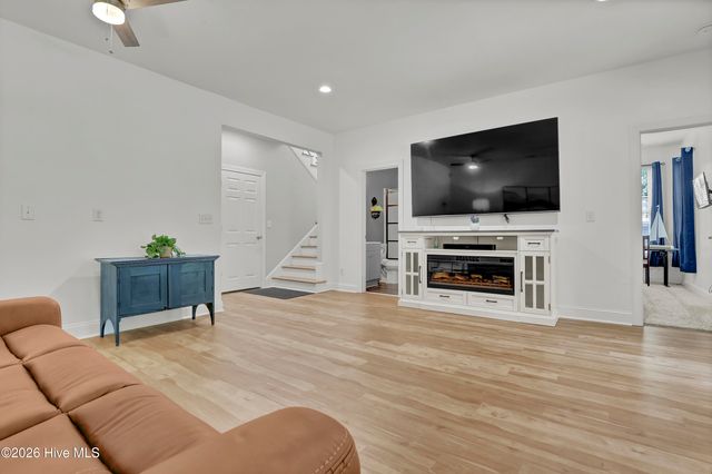 211 Bates Retreat, Hampstead, NC 28443