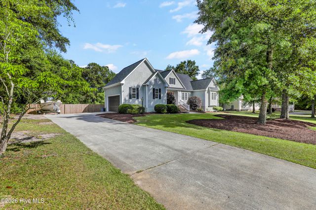 211 Bates Retreat, Hampstead, NC 28443